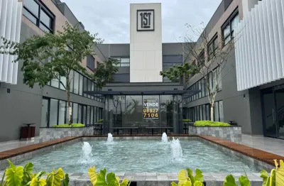 Loja diferenciada, com vaga de garagem, no primeiro residencial multifuncional da sc 401- fpolis