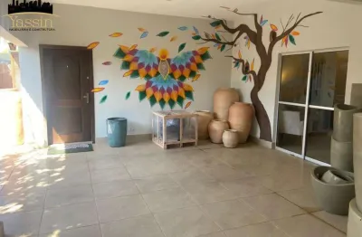 Casa comercial de alto padrão em cuiabá-mt, jardim shangri-la: 3 quartos, 1 suíte, 3 salas, 2 vagas, 188m² de área útil