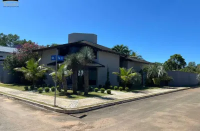 Casa à venda no condomínio village 01 ? 3 quartos (1 suíte), 3 salas, 4 vagas de garagem e 400m² de área construída