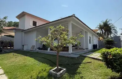 Casa com 3 quartos à venda na Rua Mariana, Jardim Mariana, Cuiabá