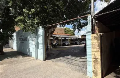 Oportunidade imperdível: Terreno comercial de 1.219m² à venda em Cuiabá, bairro Bandeirantes.