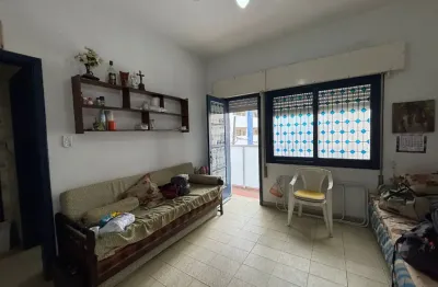 Apartamento no gonzaga uma quadra da praia mobiliado vista mar