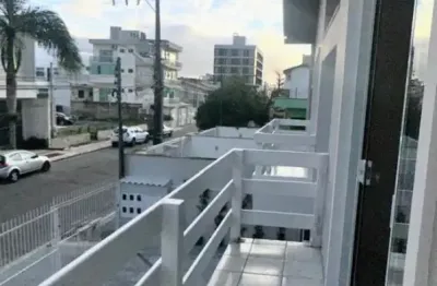 Locação anual apto 2 dorm bem no centro de balneário camboriú