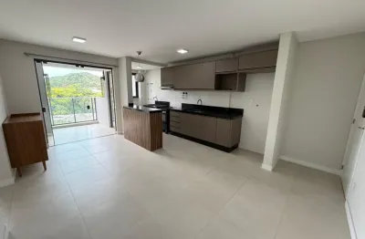 Apartamento locação anual na praia brava semi mobiliado com área de lazer completa!