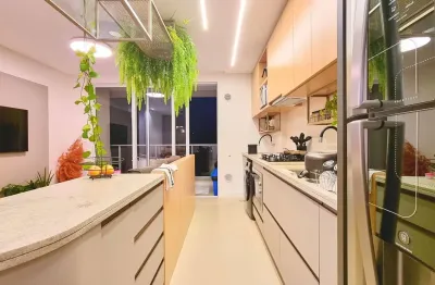 Apto com 2 quartos (1 suite) - semi mobiliado lazer completo na praia brava