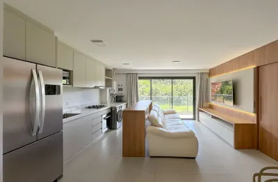 Apto mobiliado com 2 suites, quarto com sacada e lazer completo na praia brava