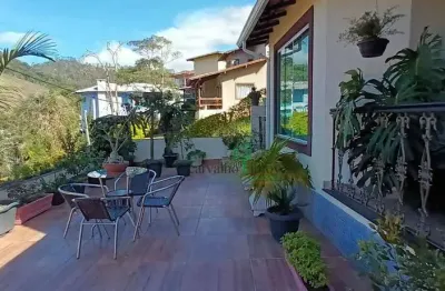 Casa com 4 dormitórios à venda, 178 m² por r$ 755.000,00 - vargem grande - teresópolis/rj