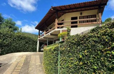 Casa com 3 dormitórios à venda, 265 m² por r$ 795.000,00 - vargem grande - teresópolis/rj