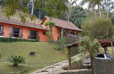 Casa com 3 dormitórios à venda, 168 m² por r$ 880.000,00 - fazenda boa fé - teresópolis/rj
