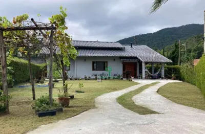 Casa com 3 dormitórios à venda, 118 m² por r$ 890.000,00 - albuquerque - teresópolis/rj