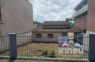 Casa com 5 quartos para alugar na Avenida Paulo Schroeder, 1872, Petrópolis, Joinville