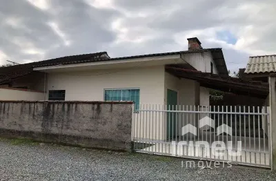 Casa com 2 quartos para alugar na Gerhard Barkemeyer, 55, Vila Nova, Joinville