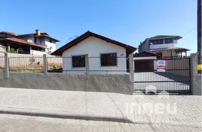 Casa com 2 quartos para alugar na Teotônio Cunha, 120, Jarivatuba, Joinville