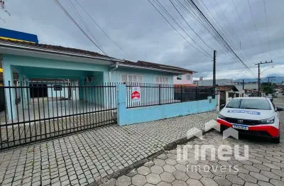 Casa com 4 quartos para alugar na Servidão Simiramis Wainrich, 70, Aventureiro, Joinville