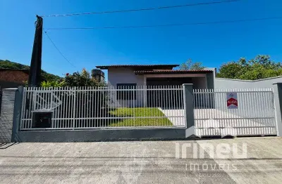 Casa perfeita para vida em família - 3 quartos e amplo quintal!