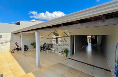 Vendo casa recem reformada com 3 dormitórios na região norte!