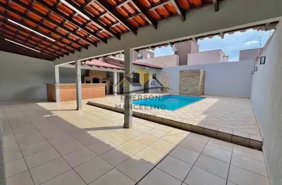 Casa com 4 quartos para alugar no Centro, Ibiporã 