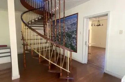 Casa com 3 quartos para alugar no Centro, Caxias do Sul 