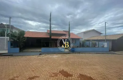 Casa com 3 dormitórios à venda, 250 m² por R$ 820.000,00 - Jardim Lermitage - Juiz de Fora/MG