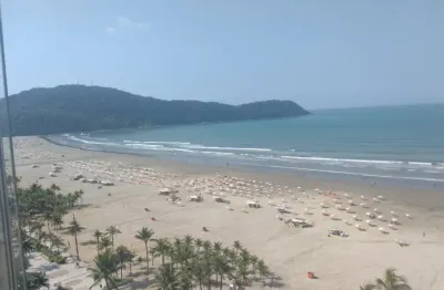Amplo apartamento pé na areia, 3 dormitórios, suite, 2 sacadas no boqueirão - r$680 mil - locação definitiva r$3.200 + iptu e condominio