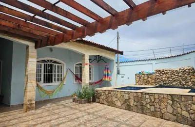 Oportunidade imperdível!!! casa isolada com piscina, área gourmet, suites, banheira á 100mts da praia do gaivota - itanhaém - apenas r$ 480 mil