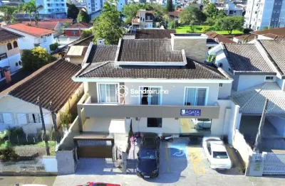 Sobrado para venda em joinville, saguaçu, 3 dormitórios, 1 suíte, 2 banheiros, 4 vagas