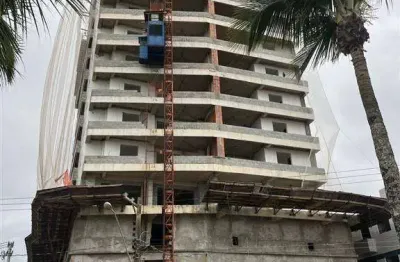 84,5mil entrada saldo direto - apartamento 2 quartos um suite - predio frent emar - churarsqueira - piscina