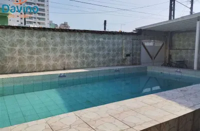 Sobrado no flórida 6 dormitórios com piscina, menos de 100 metros da praia por apenas $850.000,00 somente para pagamento à vista