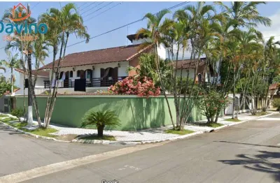 Lindo sobrado alto padrão no flórida com 4 dormitórios sendo 2 suítes com varanda, piscina a menos de 200 metros da praia