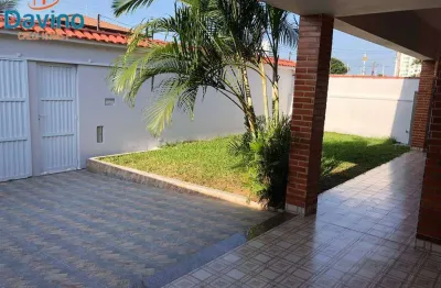 Bela casa com 3 dormitório+edicula, no flórida a menos de 180 metros da praia por apenas r$950.000 à vista ou pelos bancos