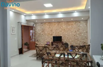 Linda casa isolada, lado praia, com 2 dormitórios, garagem para 4 carros por apenas $530.000 à vista, aceita financiamento bancário