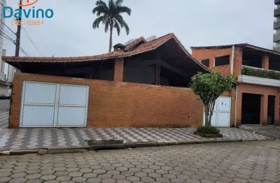630 mil casa de 3 dormitorios com duas suites a 300 metros no bairro da aviação.