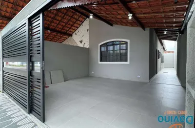 390mil - novidade casa totalmente reformada 

02 dormitórios sendo 01 suíte, a venda há menos de 120metros da praia  -