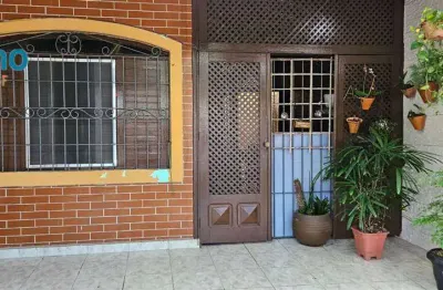 680 mil - casa térrea com edícula, área gourmet, 400 metros da praia da guilhermina, praia grande.