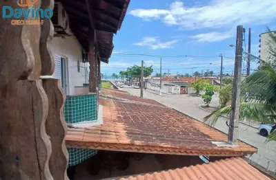 560mil - sobrado lado praia 2 quartos 1 suíte - praia do maracana quintal e garagem.