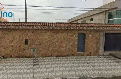 Casa há 50 metros do mar 3 suites espaço gourmet com churrasqueira 6 vagas de garagem