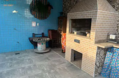 Casa com Piscina e Churrasqueira 2 dormitórios Edícula nos
Fundos