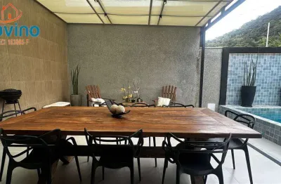 Casa alto luxo  - mobiliada no canto do forte com 300m de área, 4 suites, piscina e espaço gourmet