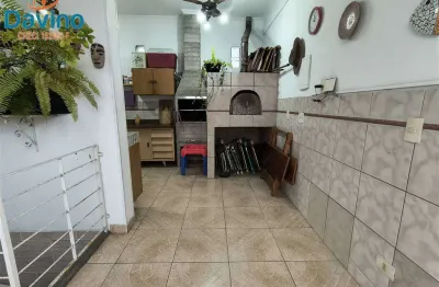 Casa geminada há 350 metros do mar mobiliada na praia da vila guilhermina 2 quartos 1 suite 3 vagas espaço gourmet
