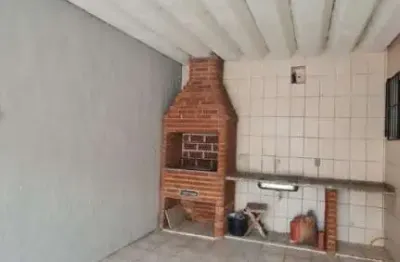 Casa geminada 2 dormitórios 1 suite churrasqueira quintal 2 vagas 395mil