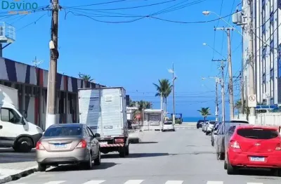 Kitnet frente rua amplo e
arejado 100 metros da praia do boqueirão