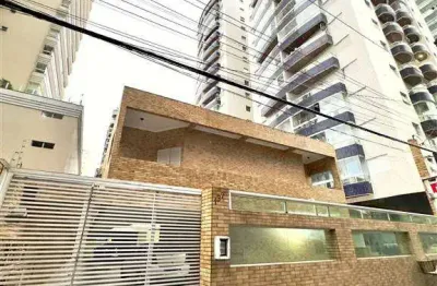 Casa de condominio com 02 suites há 300 metros do mar do canto do forte