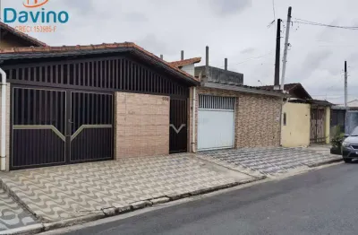 Linda casa com 2 dormitórios sendo uma suíte, 2 vagas de garagem e quintal por apenas r$400.000 à vista ou pelos bancos