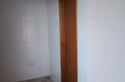 Casa com 3 quarto(s) e 2 banheiro(s) para alugar, 80 m² por r$ 1430 / mês