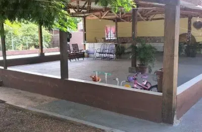Casa com 5 quarto(s) e 4 banheiro(s) para alugar, 6720 m² por r$ 4000 / mês