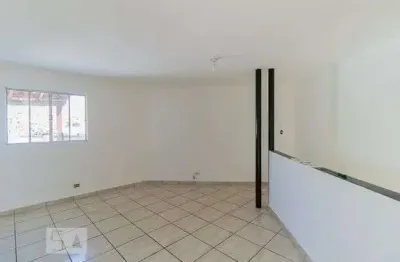 Casa com 1 quarto(s) e 1 banheiro(s) para alugar, 70 m² por r$ 1300 / mês