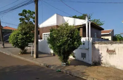 Apartamento com 2 quarto(s) e 1 banheiro(s) para alugar, 80 m² por r$ 1050 / mês