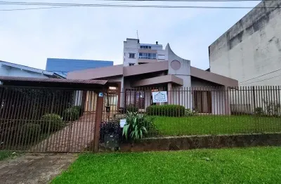 Casa com 3 quarto(s) e 2 banheiro(s) para alugar, 180 m² por r$ 5550 / mês