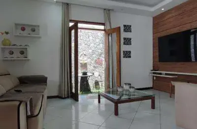 Casa com 5 quarto(s) e 2 banheiro(s) para alugar, 300 m² por r$ 3500 / mês