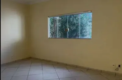Casa com 3 quarto(s) e 2 banheiro(s) para alugar, 138 m² por r$ 3118 / mês